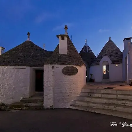 Trulli Monte Pasubio Trulli Bbalberobellocom 公寓 阿尔贝罗贝洛