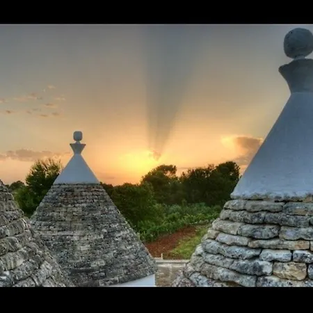 Trulli Monte Pasubio Trulli Bbalberobellocom * אלברובלו
